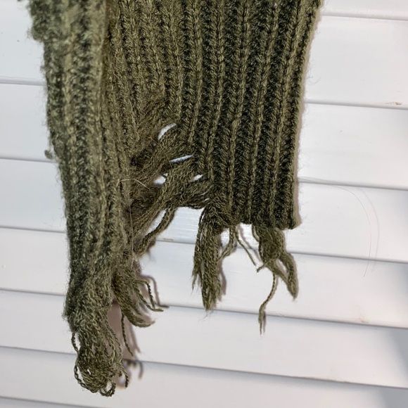 No Comment Distressed Long Sleeve V-Neck Army Green Pullover Size XL - Picture 6 of 12